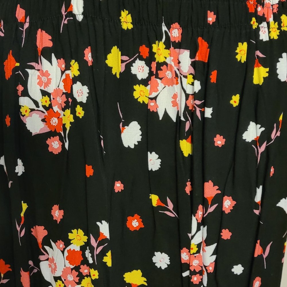 Stretch Bodice Black Floral Summer Dress - Picture 5 of 5